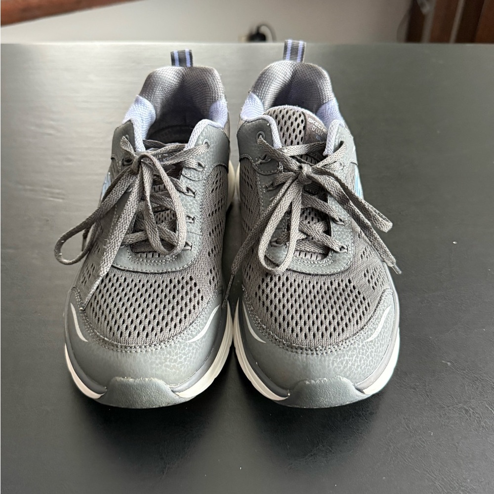 Sketchers D’lux Walking Sneakers